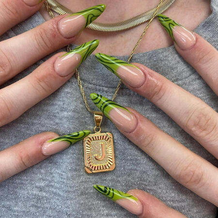 green french nails with lines