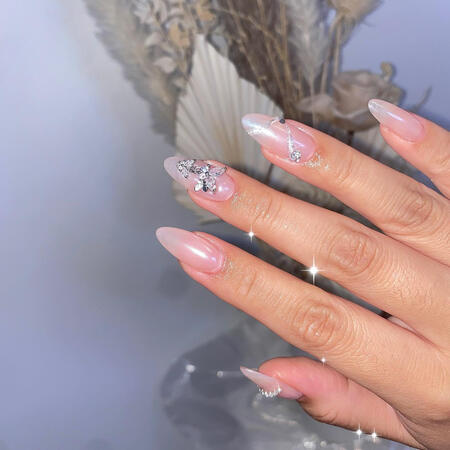 nails with chrome and charms